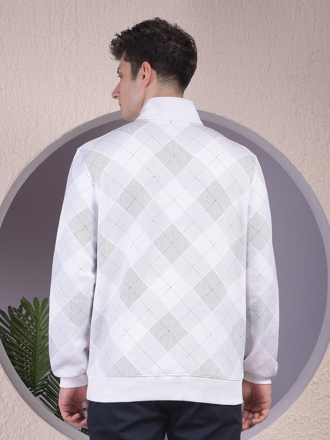 Edgy White Printed Sweatshirt