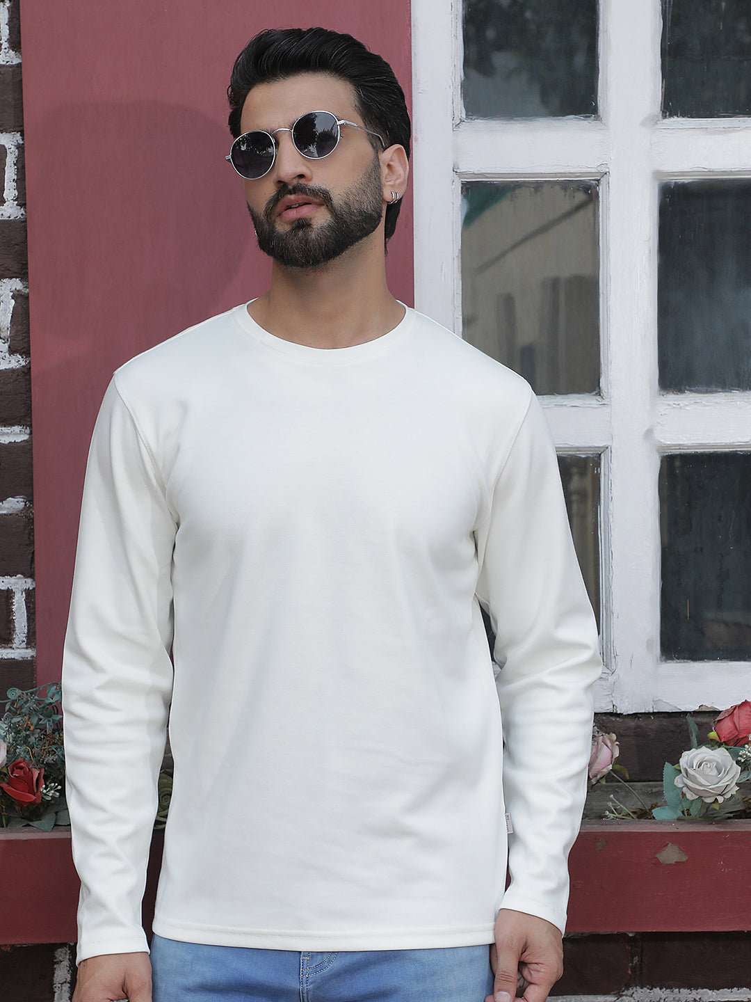 Sleek Studio Off White T-Shirt