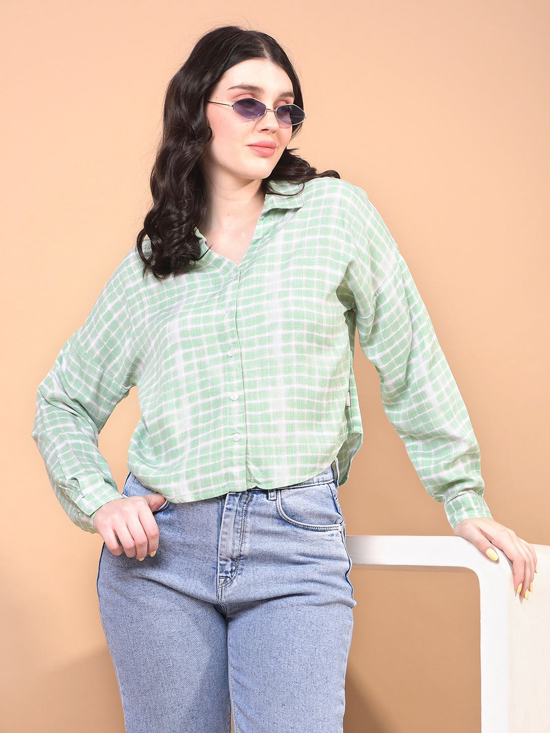 Women's Green Printed V-Neck Cropped Shirt-Women Shirts-Crimsoune Club