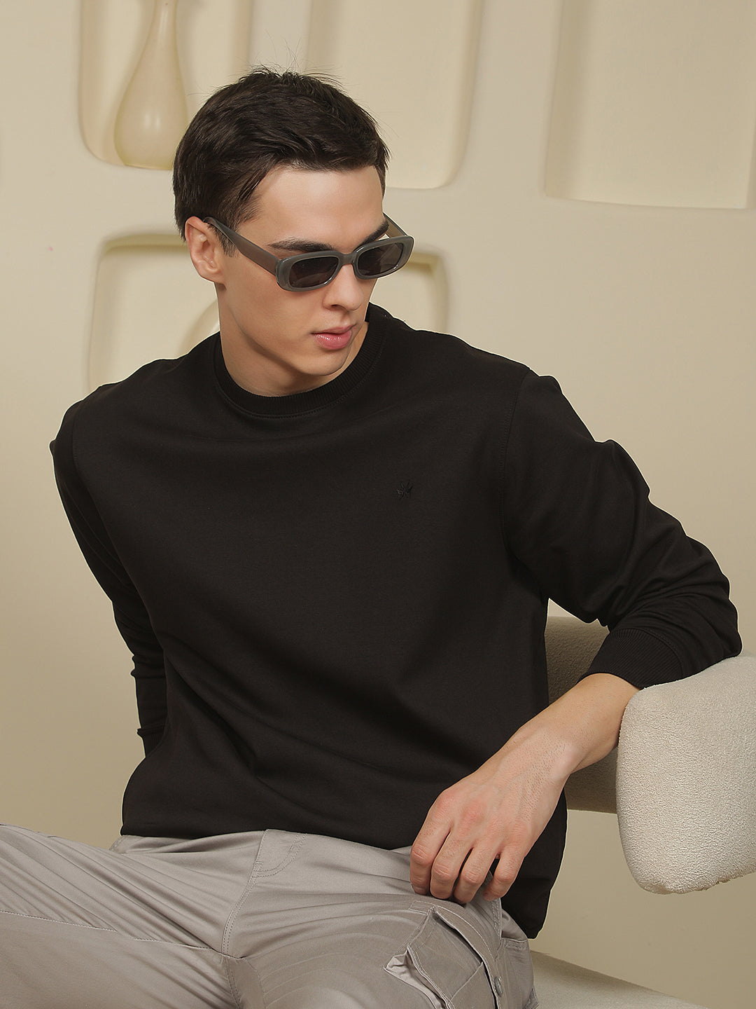 Essential Obsidian Black Sweatshirt