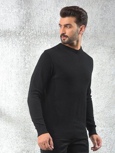 Flexible Black Knitted Sweater