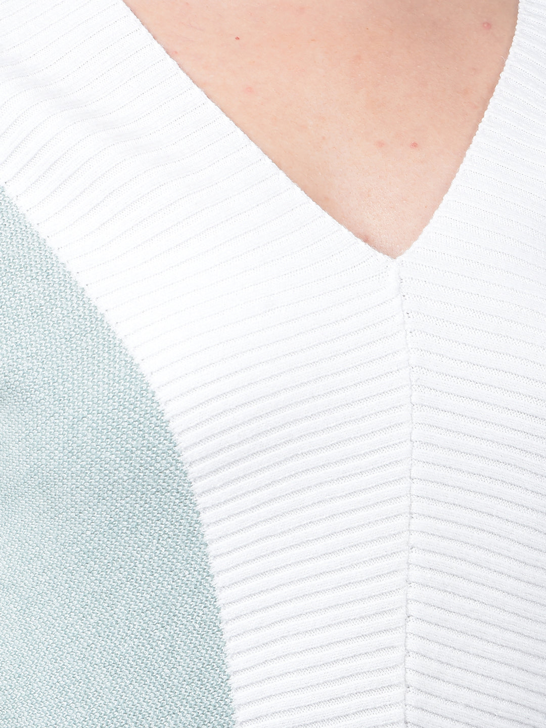 Colorblocked V-Neck Green Sweater
