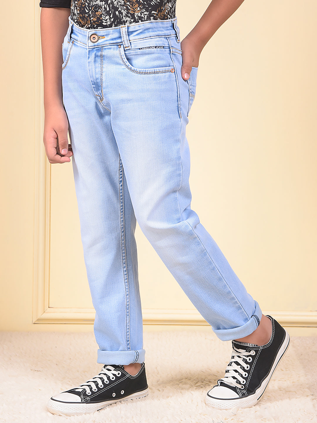 Casual Light Blue Light Wash Jeans