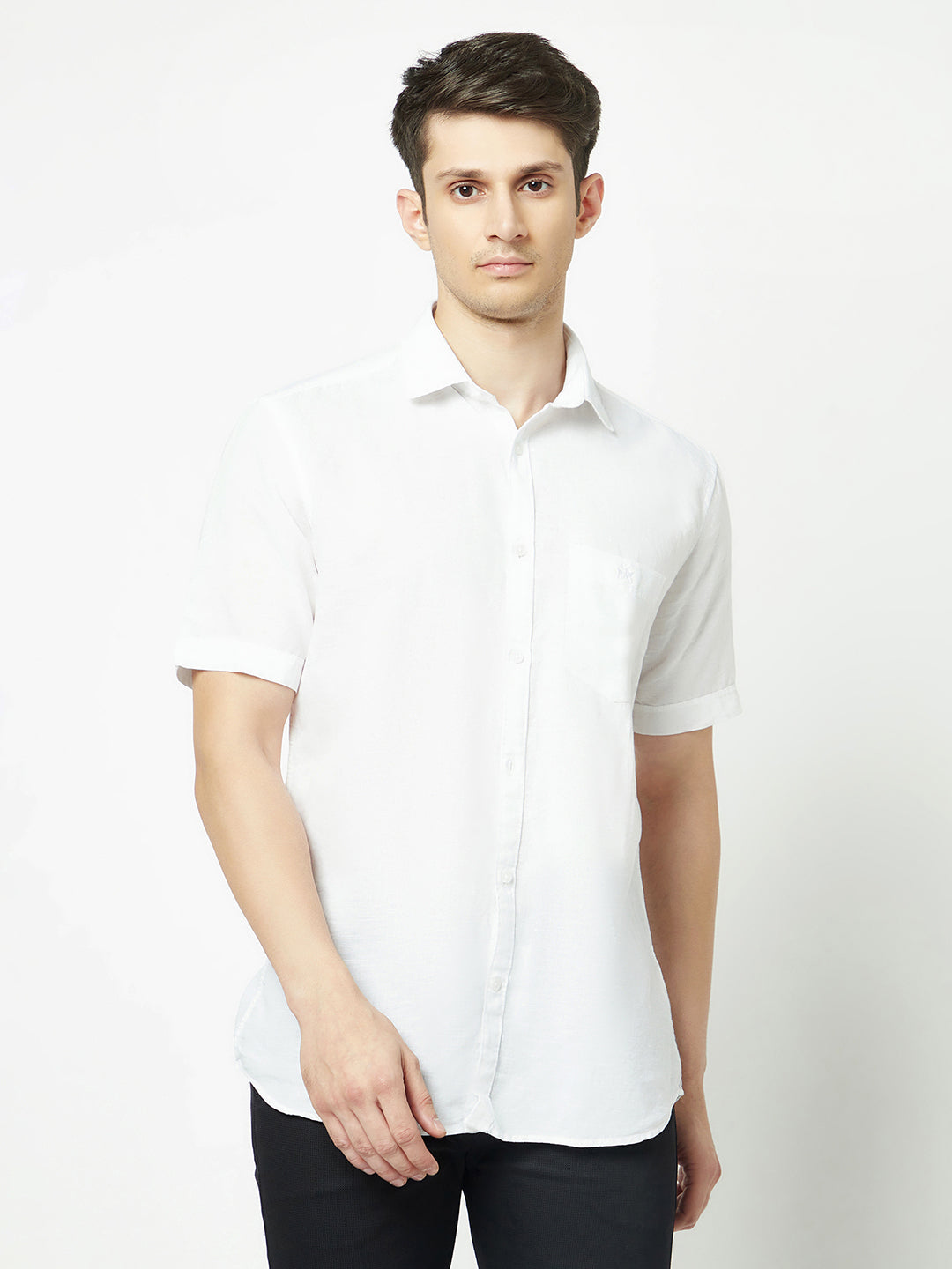  Plain White Short-Sleeved Shirt 