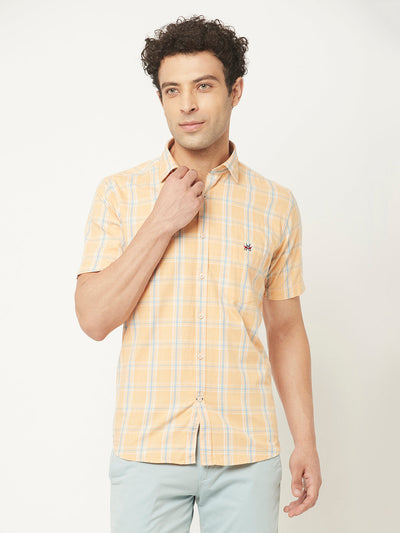   Short-Sleeved Peach Shirt in Checks