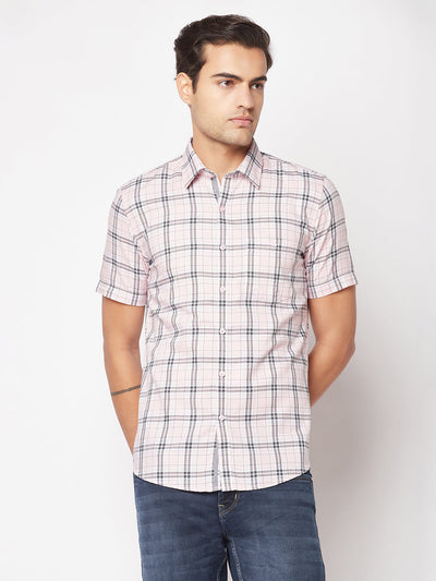  Short-Sleeved Light Pink Checked Shirt