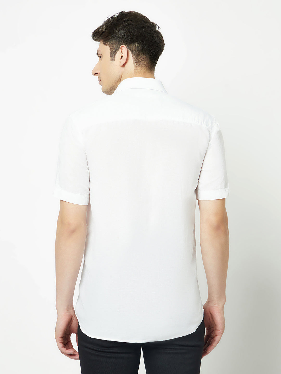  Plain White Short-Sleeved Shirt 