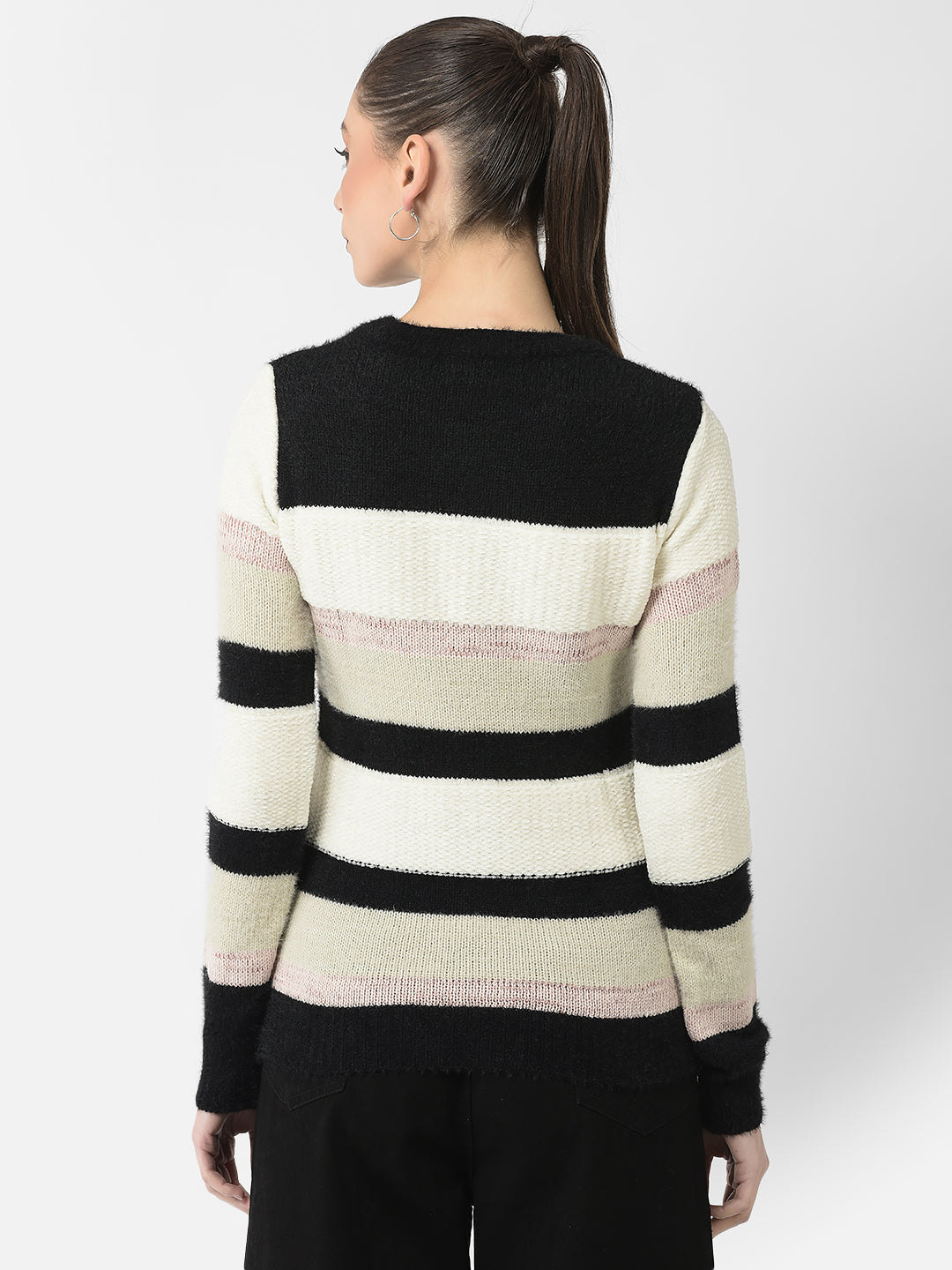  Colour-Blocked Sweater 