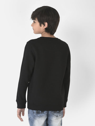  Minimalistic Black Sweatshirt