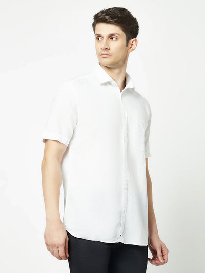  Plain White Short-Sleeved Shirt 