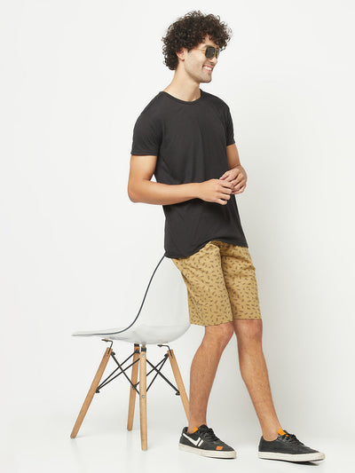  Leaf-Printed Khaki Shorts 