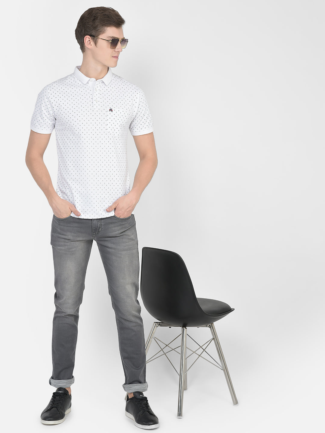  Light-Washed Grey Denims