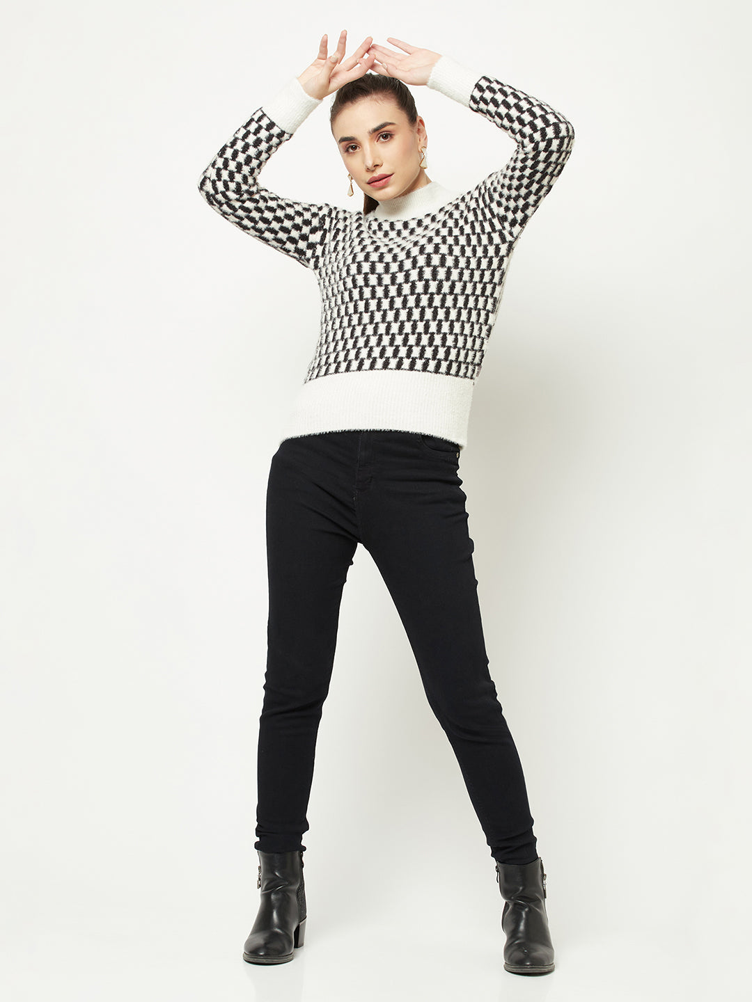  Black and White Geometric Sweater