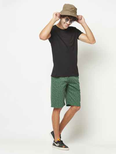  Leaf-Printed Green Shorts 