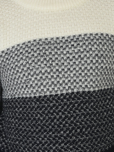 Sweater in Colour-Block Pattern 
