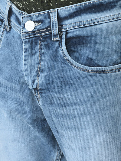 Light Blue Jeans in Slim Cut 