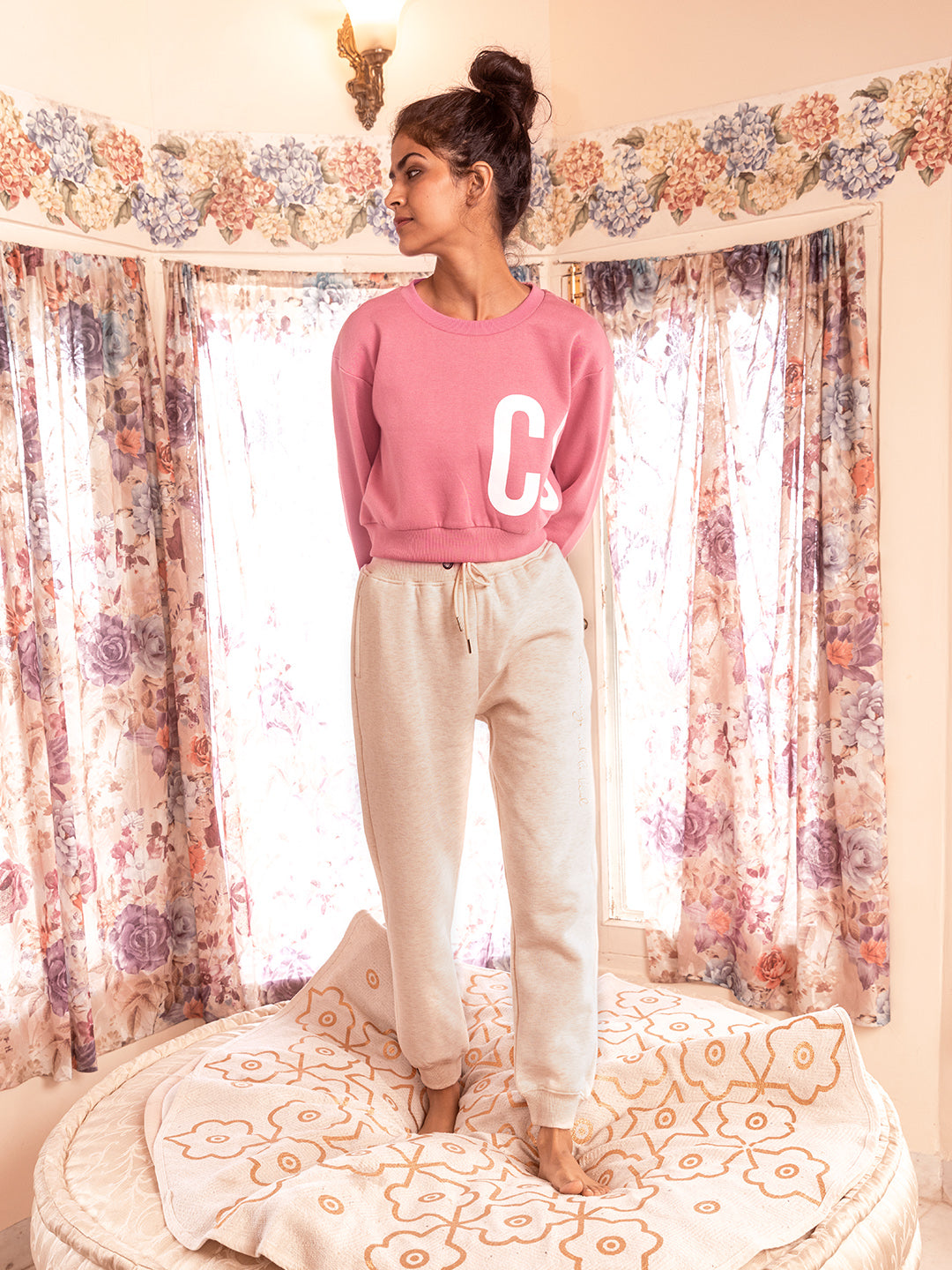 Pink Cropped Typographic Sweatshirt-Women Sweatshirts-Crimsoune Club